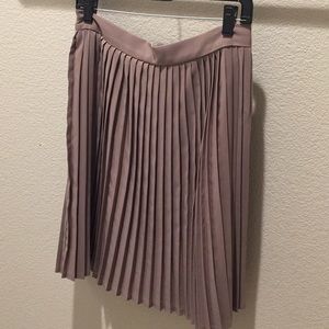 Pleated skirt